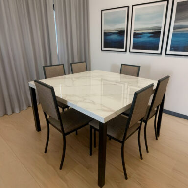 Mesa de Comedor con Tapa de Neolith Calacatta con Regrueso de 4 cm.