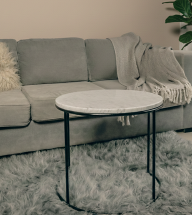 Mesa Ratona Redonda Tapa Con Tapa De Marmol Carrara y Base de Hierro Negra. Tiempo de fabricación 15 días aprox.