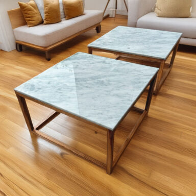 Mesa Ratona Mármol Carrara con Vuelo y Base Trineo de Madera Petiribi