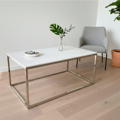 Mesa ratona de Neolith Mont Blanc, base cromada